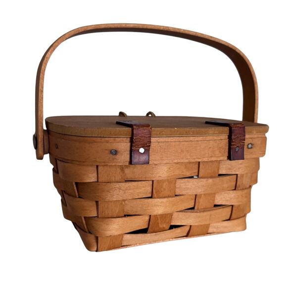 Vintage 1991 Longaberger Basket with Lid & Handle – Signed - Picture 6 of 12